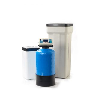 WTR Ceramic High-end waterontharder met Blauwe 15l harsfles en opstelling van een klein en groot zoutvat